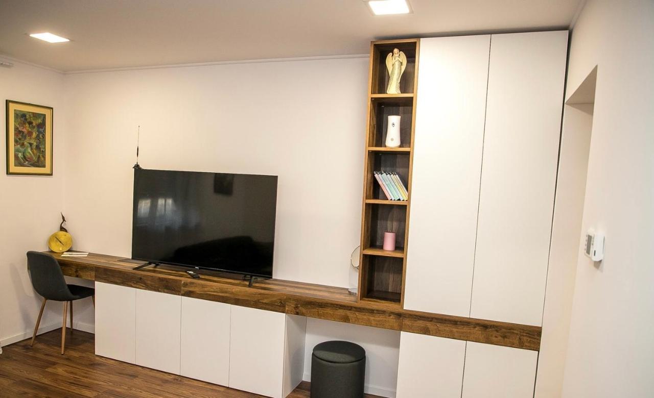 Studio Apartman Avenija *** Slavonski Brod Bagian luar foto