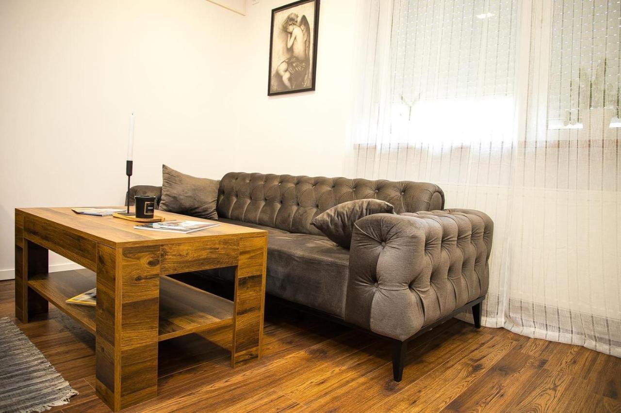 Studio Apartman Avenija *** Slavonski Brod Bagian luar foto